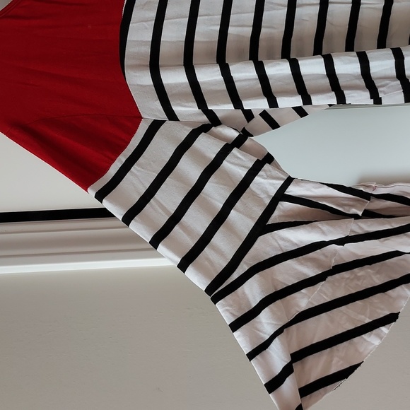 Tickled Teal large 3/4 sleeve with ruffles red black white top - Picture 2 of 12